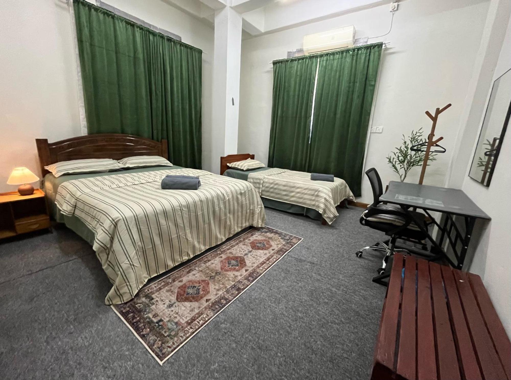 La Wood Homestay Near Kuala Besut Jetty Экстерьер фото